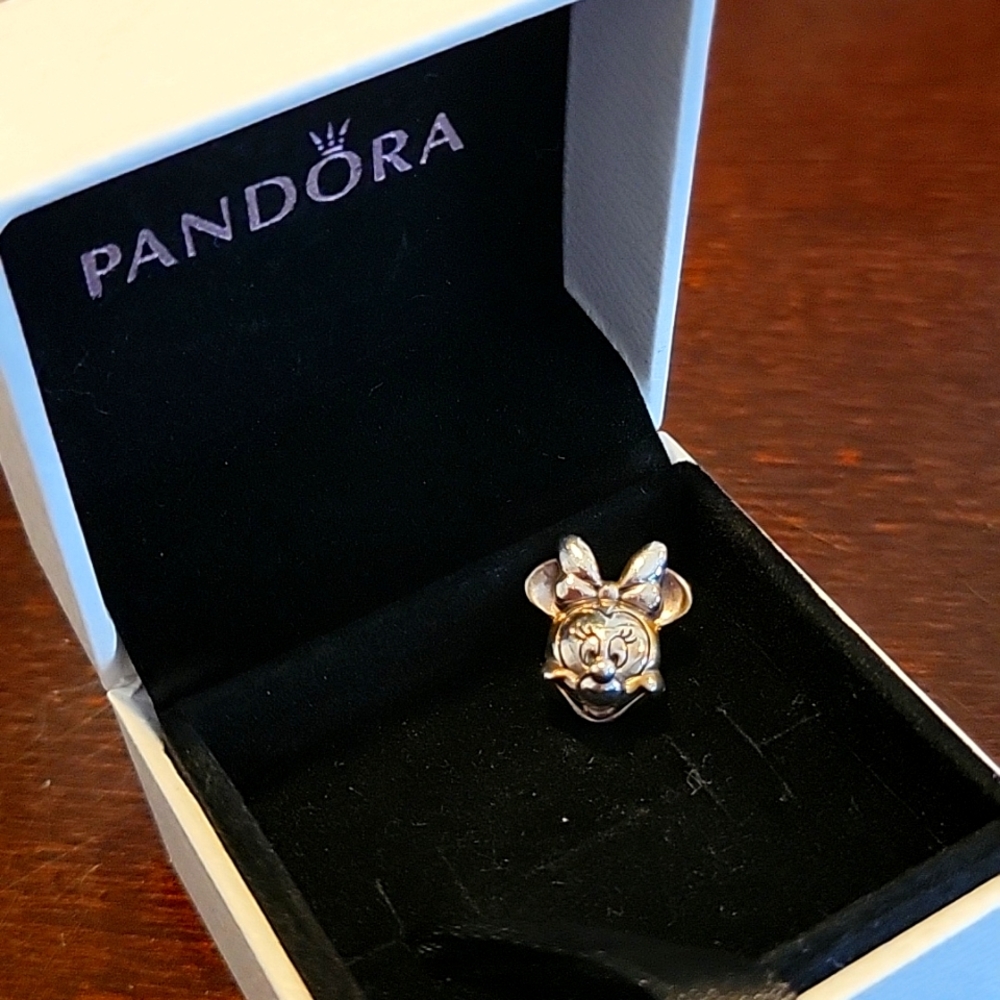 Pandora Minnie mouse